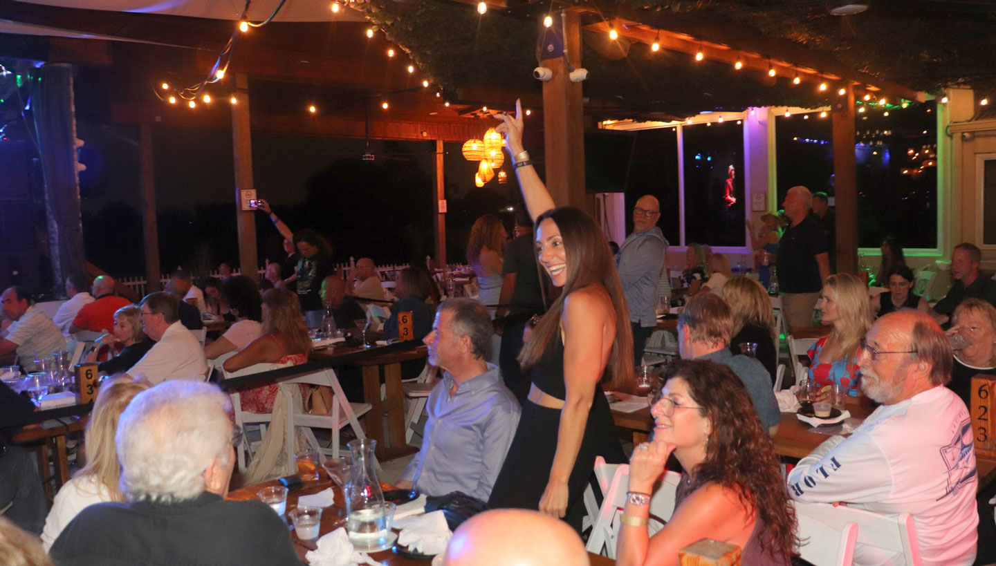 local restaurant with live music