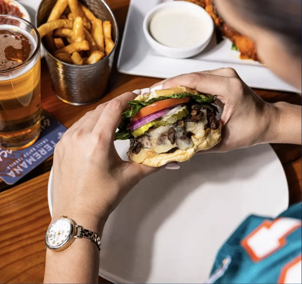 nfl game watch party restaurant