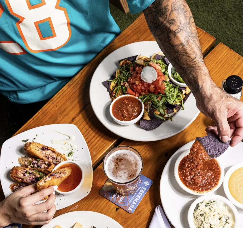 sports restaurant pompano beach